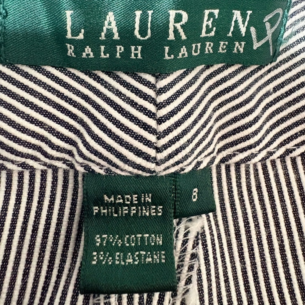 Woman’s Lauren Ralph Lauren Seersucker Blue White Pinstriped Flat Walking Shorts - Picture 4 of 10